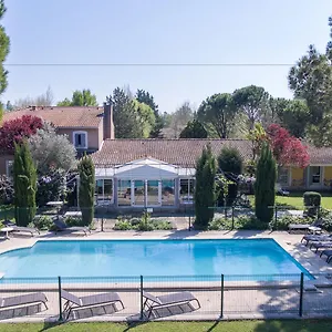 Hotel Sowell Domaine De La Petite Isle, LʼIsle-sur-la-Sorgue