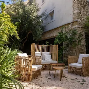 Apartahotel Le Clos Violette D'aglaé, LʼIsle-sur-la-Sorgue